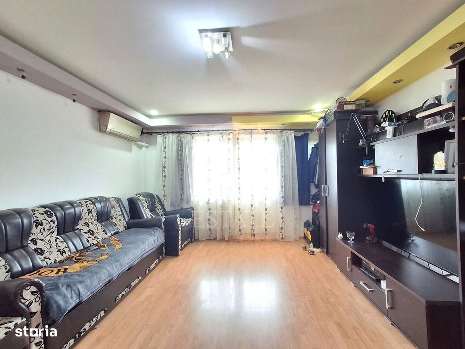 De Vanzare Apartament cu  3 camere  zona Mall Vitan