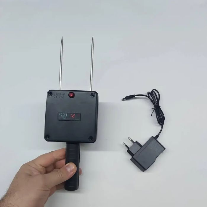 Asomator universal cu acumulator pentru animale