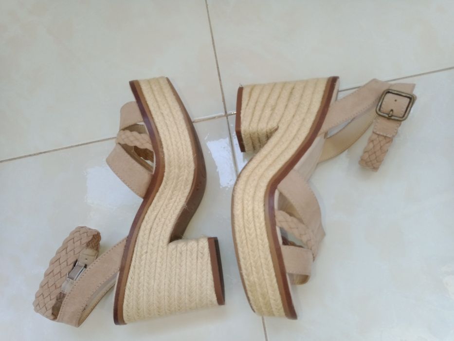 Sandale elegante, comode, 50 lei preț negociabil