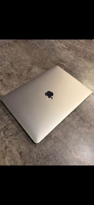 MacBook air 
ОЗУ 16/512 
Американский 
В идеальном состоянии 
Обмен на