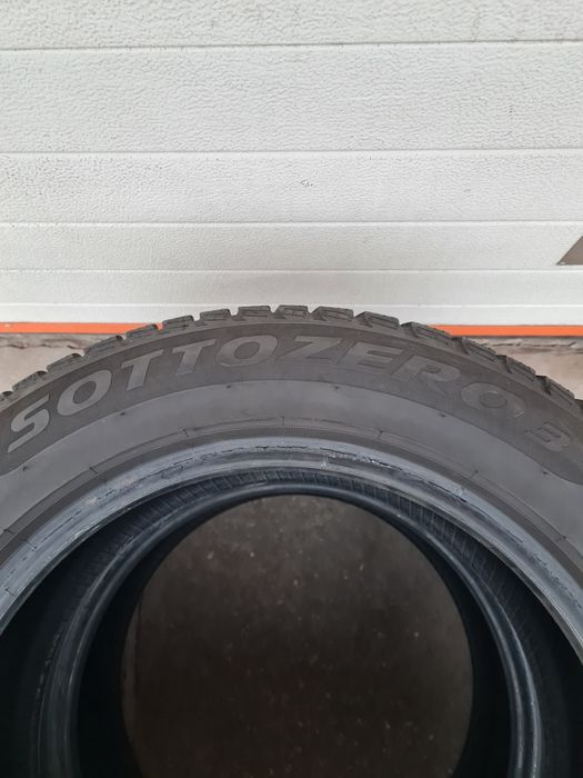 Зимни гуми 2 броя PIRELLI SottoZero3 225 55 R17 дот 2421