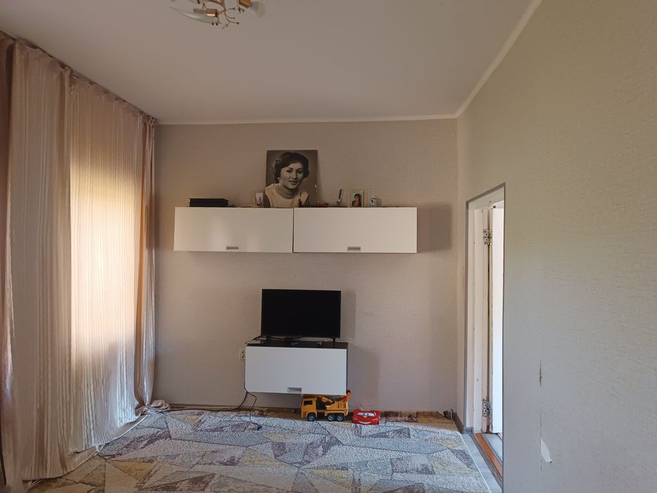 Продаются дом  возле канала пять соток