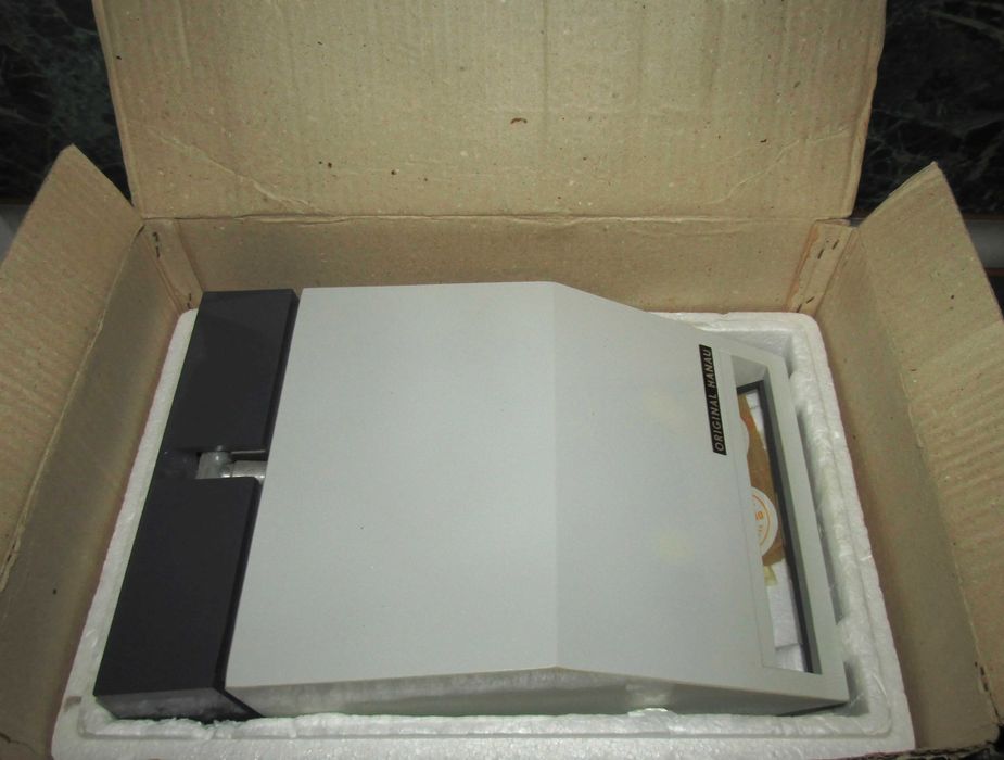 Кварцова/ултравиолетова лампа Hanau Höhensonne, нова