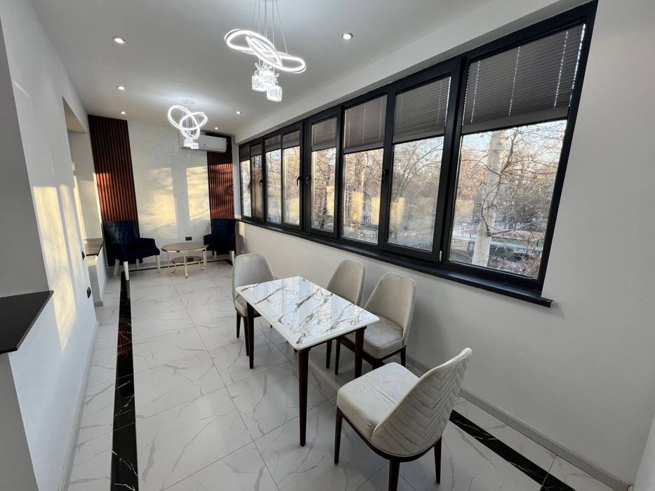 Сдам свою квартиру рядом с Цумом, в квартире всё Новое!!