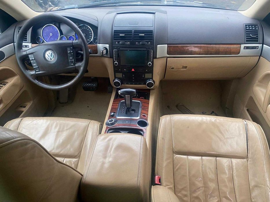 Dezmembrez Touareg 3.0d bks R-linne/bara fata r linne/far adaptiv/stop