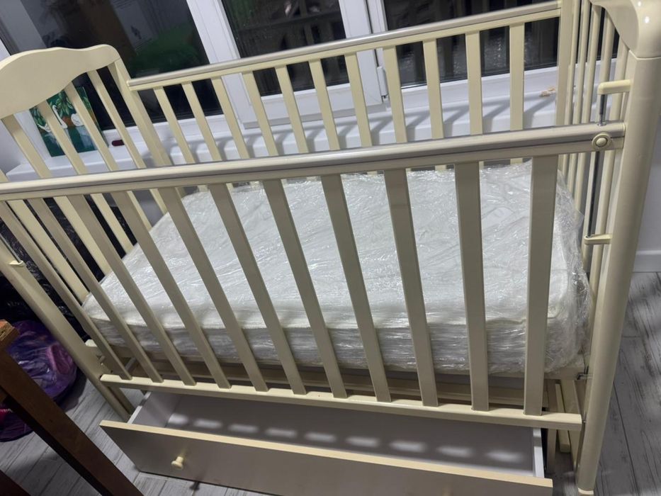 Продается детская уровать б/у