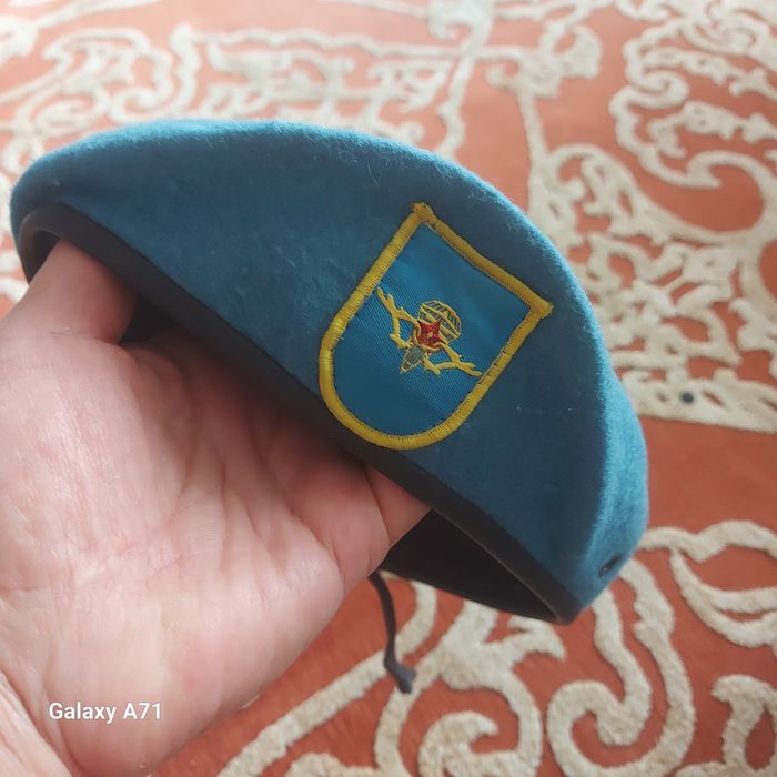 Голубые береты десантника
