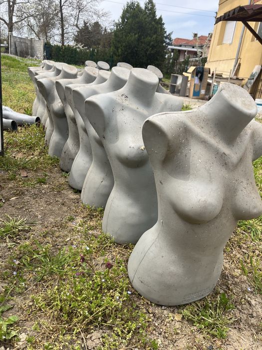 Манекени за дрехи