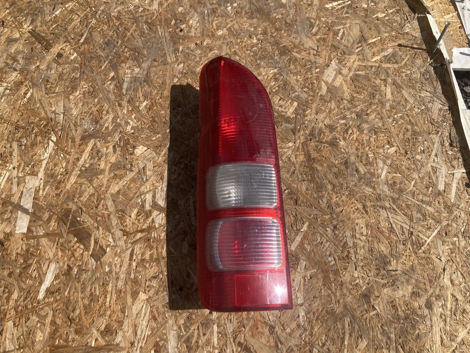Фонарь задний левый Тойота Хайс / Toyota Hiace