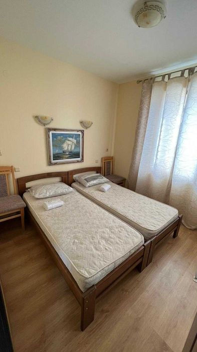 Продава нова 2 етажна къща с собствен басейн в с. Гюльовца