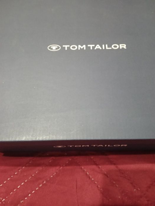 Страхотен модел носени маратонки. Страхотен модел Tom Teylar 42