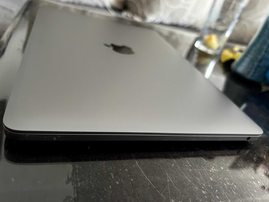 КАТО НОВ!!! Apple MacBook Pro 13" M1 8RAM 256GB Touch Bar Silver