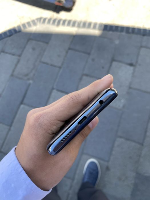Poco x3 nfs 64gb holati ramsde faqat ekran alishtirsa boldi