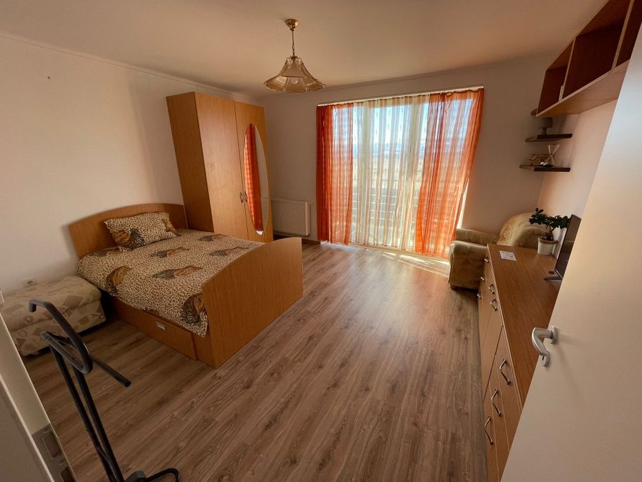 Închiriez garsoniera