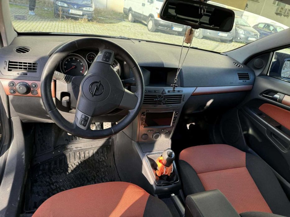 Продавам Опел астра х