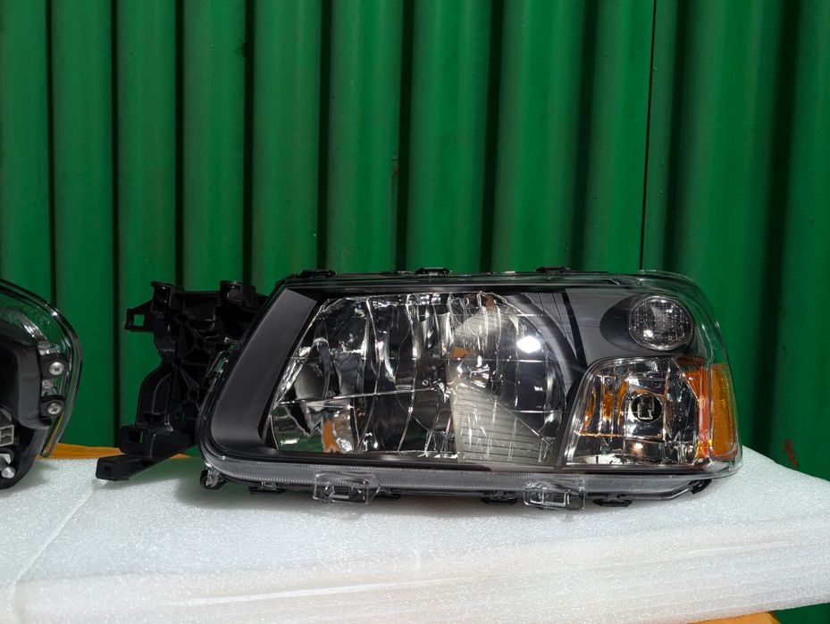 Пара фар Subaru Forester SG5 (02-05)