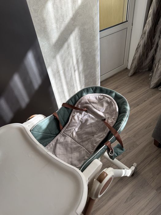 Стульчик для кормления Happy Baby Berny V2