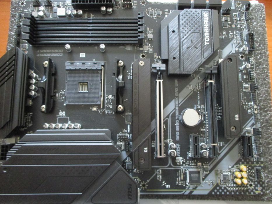 Дънна платка MSI MAG B550 TOMAHAWK MAX WIFI, сокет АМ4
