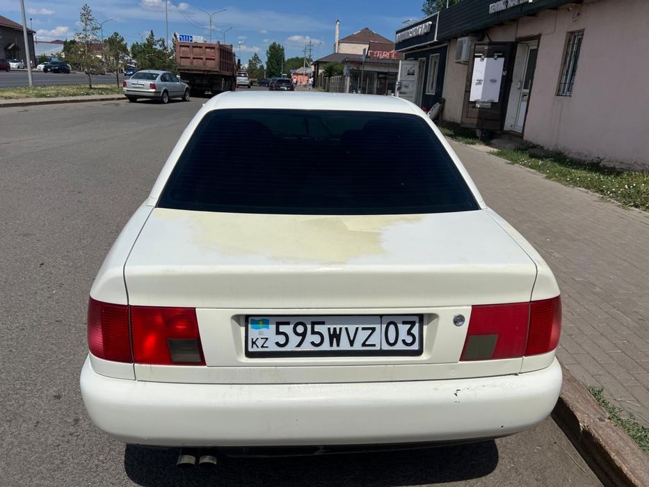 Продам автомобиль Ауди А6 С4