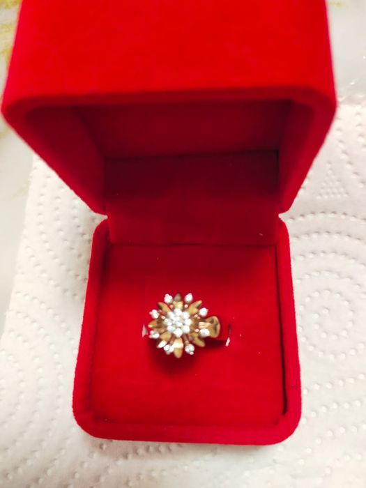 Продам кольцо новый