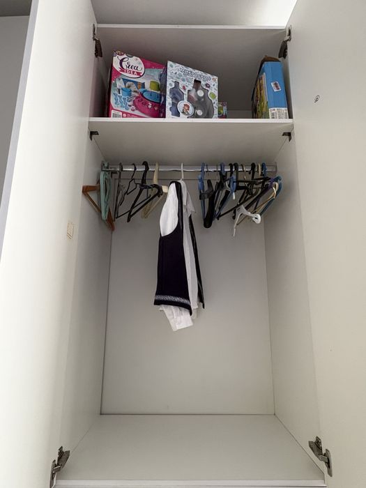 Продам два огромных шкафа белого цвета