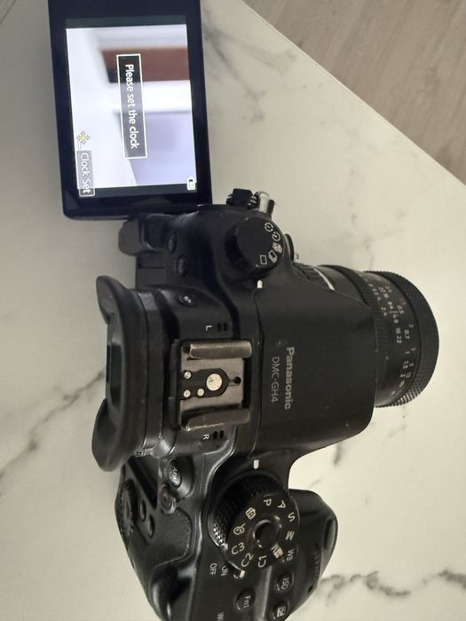 Panasonic GH4 + Canon 6D + 24-105 L + 50mm + Tamron 10-24 + Zeiss 35mm