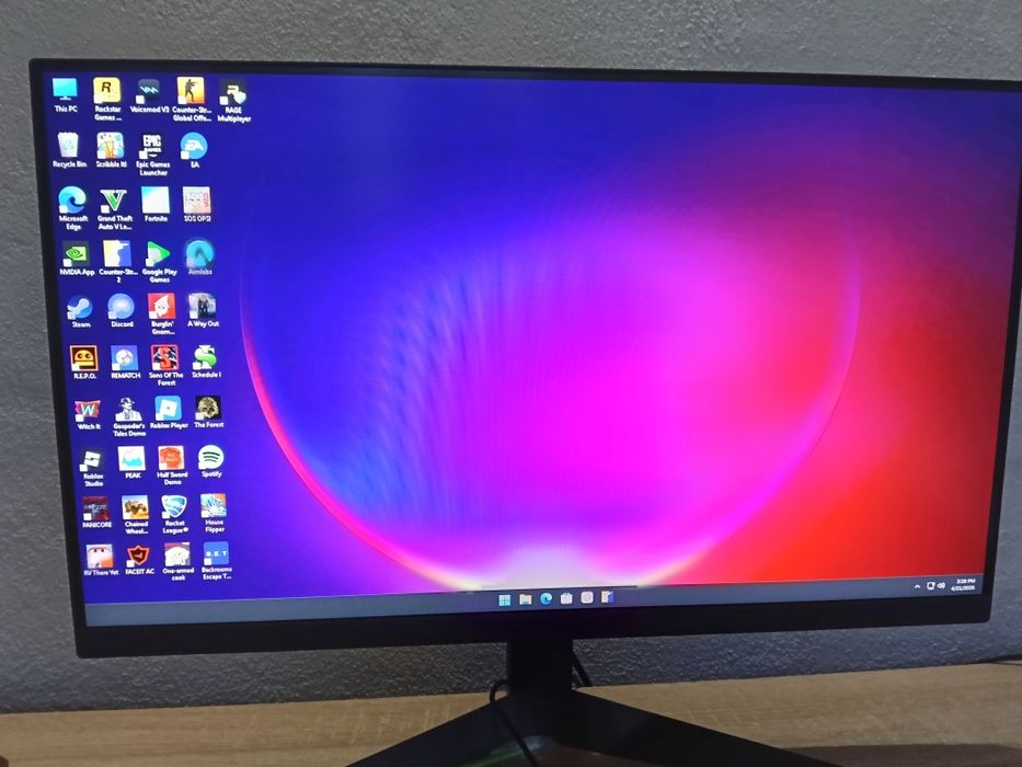Vând monitor gaming.