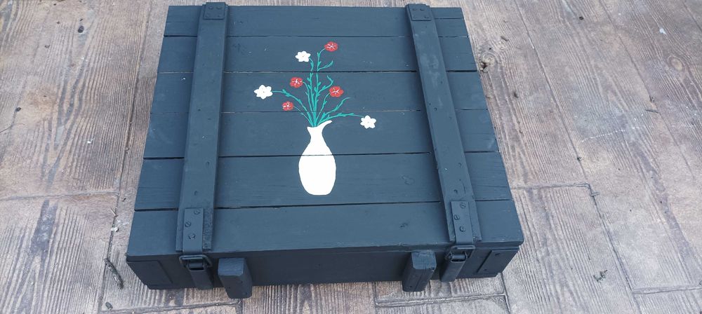 Дървен сандък подходящ за декорация