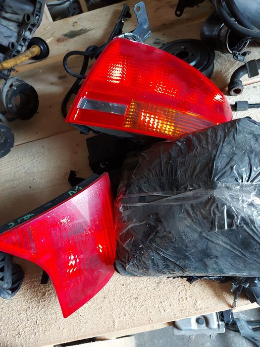 Lampa tripla stop audi a4 b7 limuzina