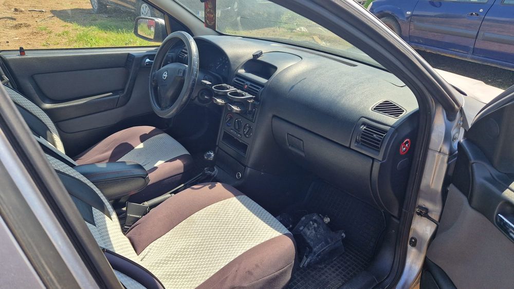 Opel astra G motor cutie viteze 1.6 electromotor usi usa portbagaj hayon roti jante aliaj volan airbag Scaune alternator faruri far pompa servo caseta