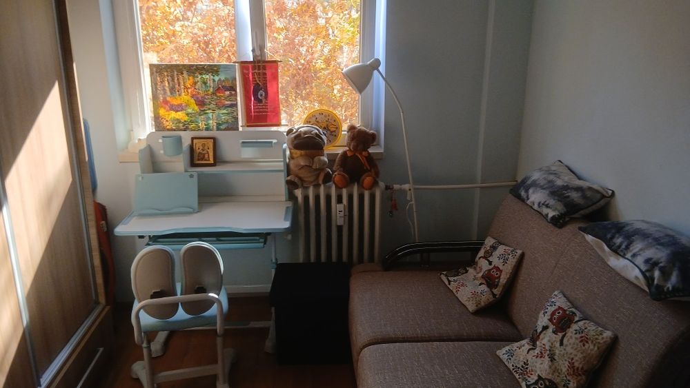Canapea extensibila, cu spatiu pentru depozitare,nefolosita, fara nici