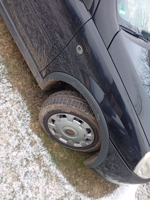 Vând Opel CORSA 1.1 benzină,an 2003 AC functional ,Oglinzi electrice.