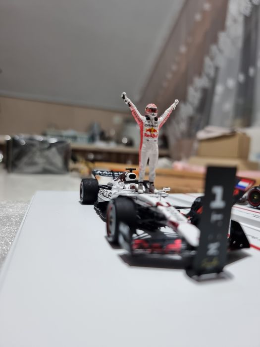 Red bull rb21 japanese gp winner Max Verstappen 1:43 spark