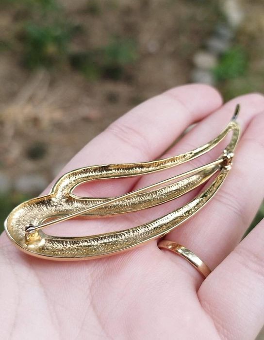 Veche brosa in forma de valuri, aurita, copii