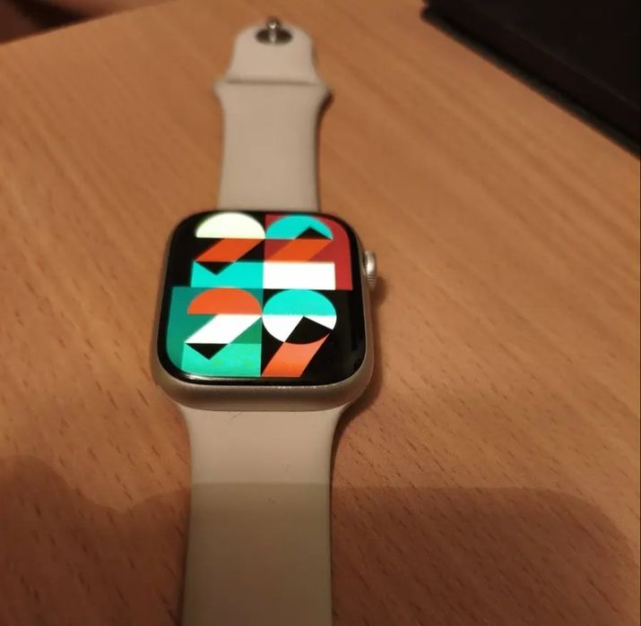 Продам часы Apple watch series 8. 45мм