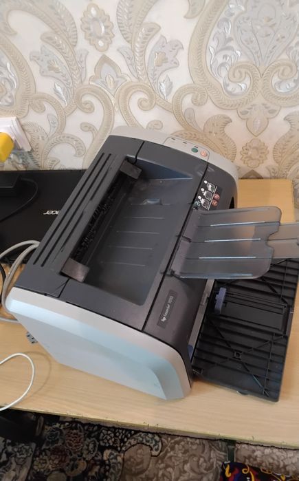 Printer sotiladi hp1010