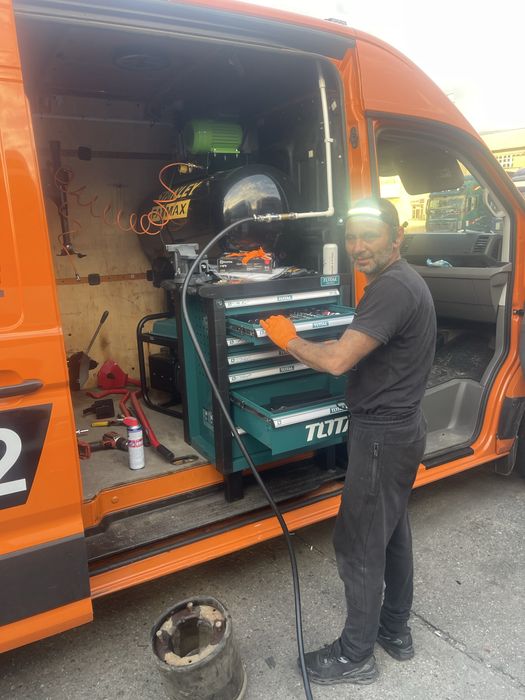 Tractări Auto NON-STOP •DEPANARI SI VULCANIZARE MOBILA CAMIOANE• Vulcanizare Mobilă • Service Mobil • Asistență Rutieră 24/7
