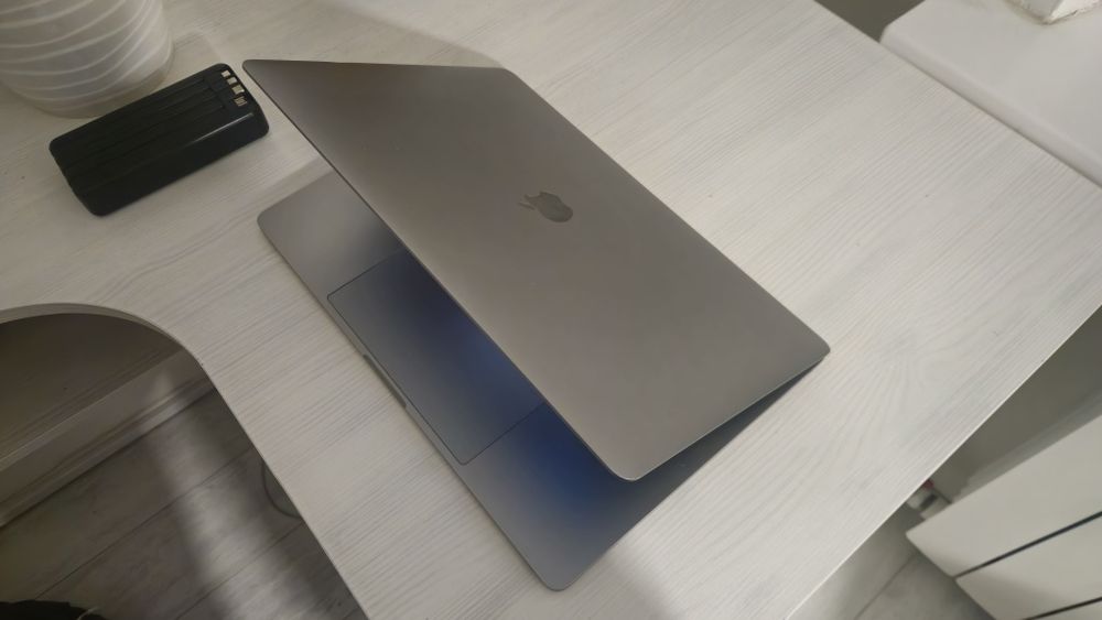MacBook Pro 15 (2017) i7 / 16GB RAM / 320GB SSD