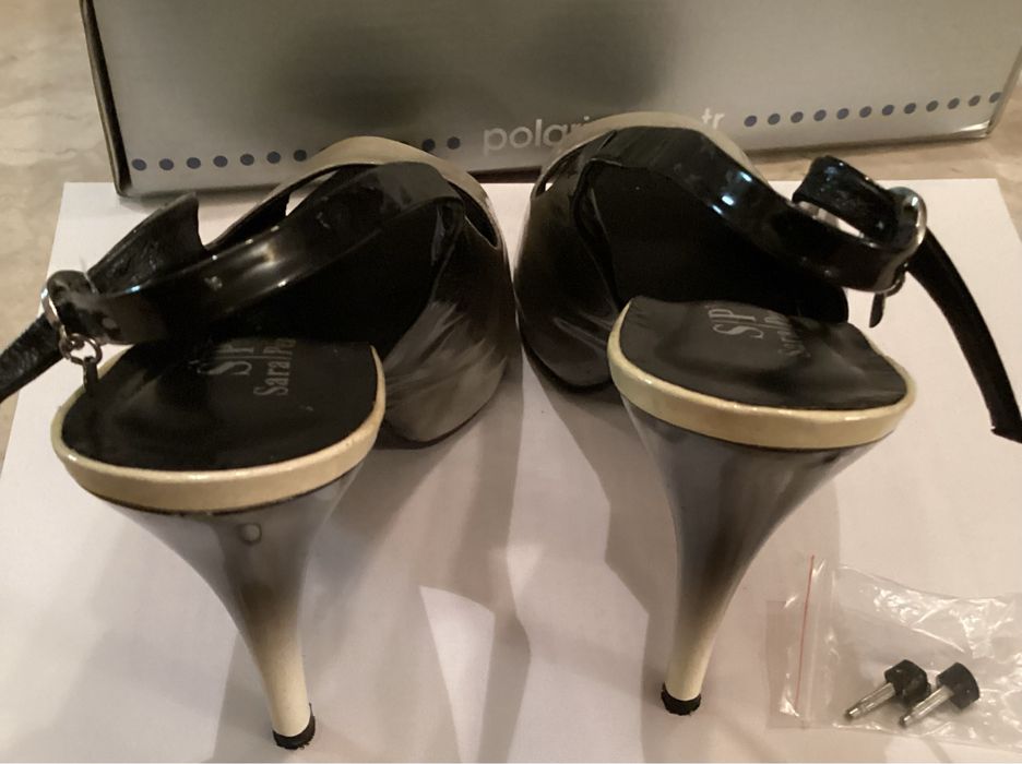 Дамски сандали Sara Pen с ток