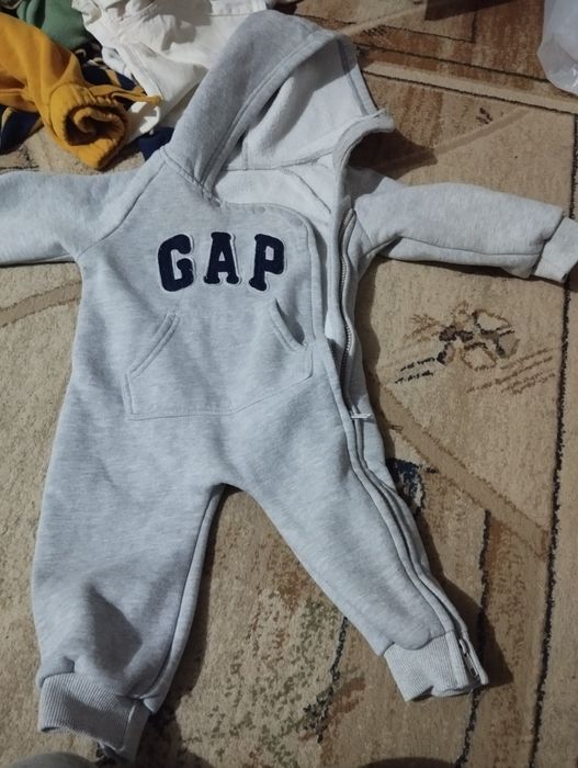 Продам комбинезон для весны лето