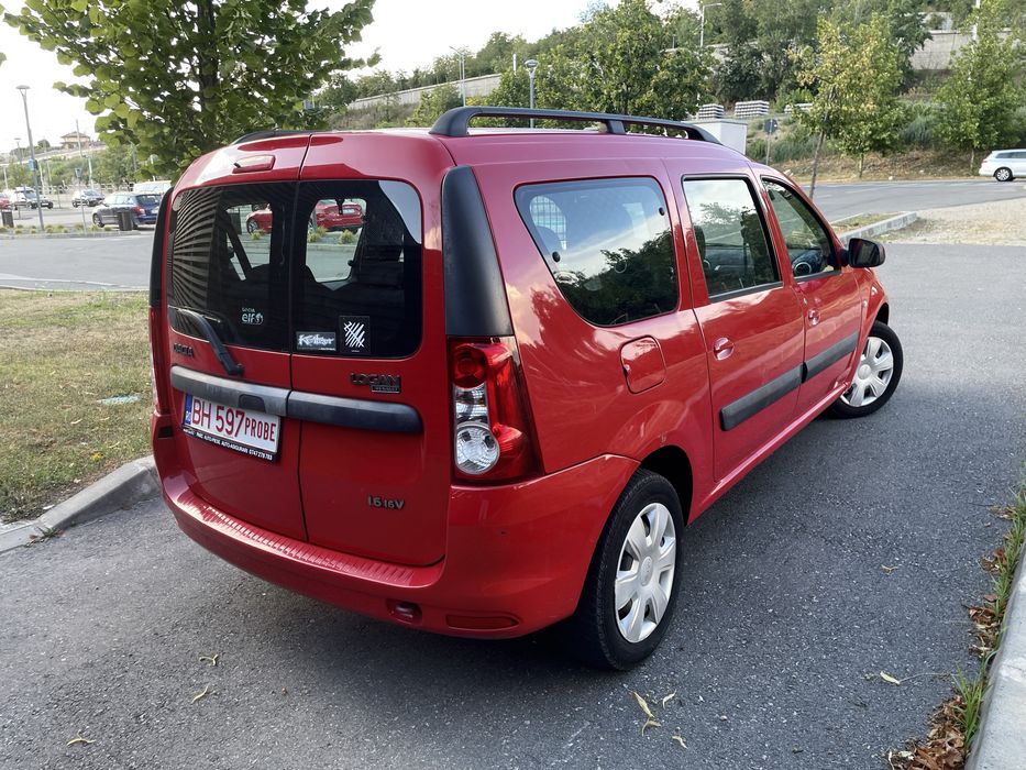 Dacia Logan MCV 1.6 16V LAUREATE 7 Locuri