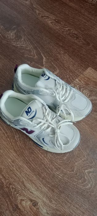 Продам новые кроссовки New belans