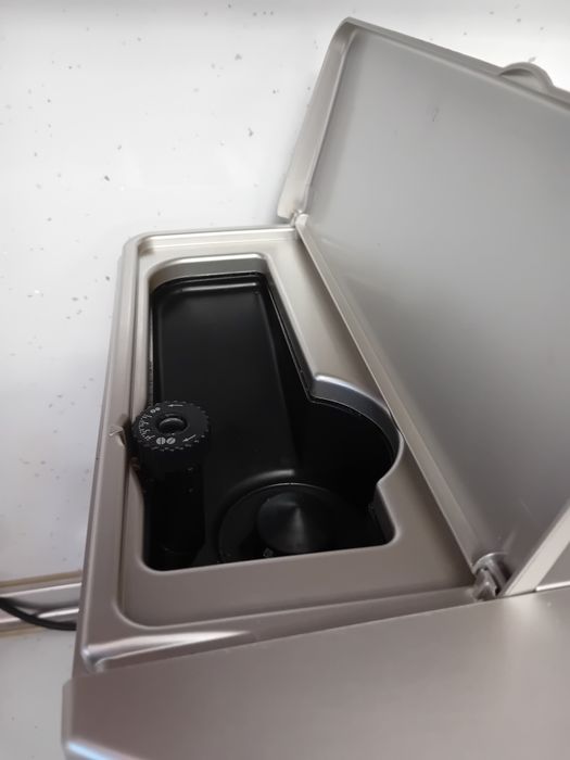 Кафе машина делонгхи магнифиса