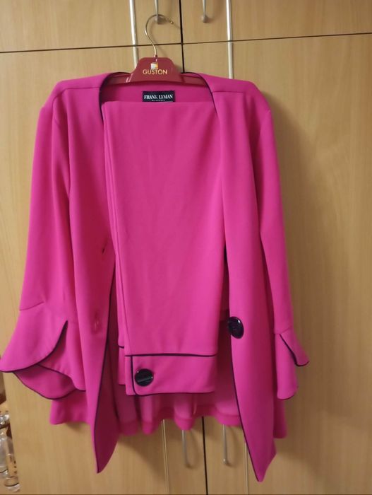 Costum damă, culoare superbă roz, mărimea 44,nou