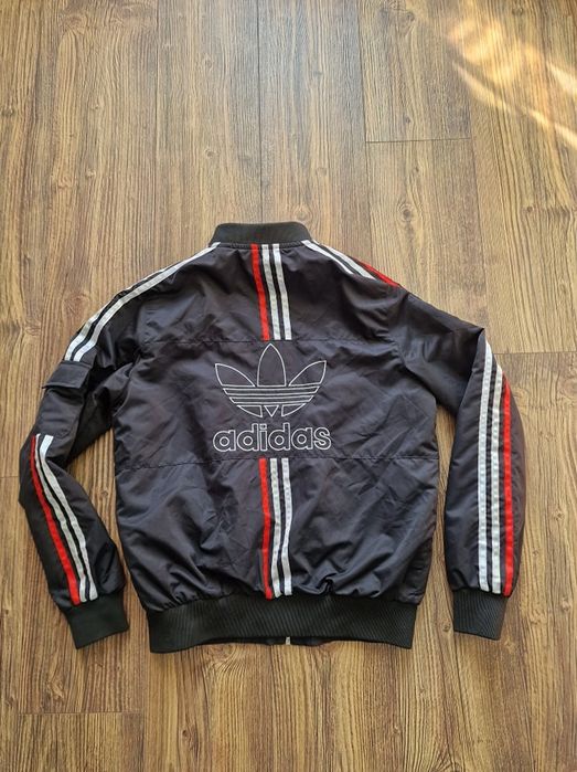 Страхотно мъжко яке ADIDAS CHELSЕА размер
S, без забележки като ново,
