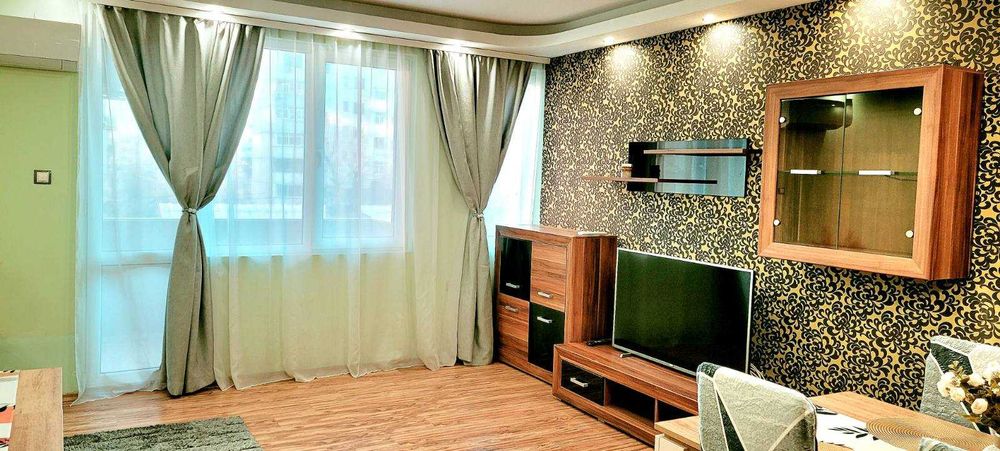 Дава се под наем Тристаен апартамент в Стара Загора, Център - 120 кв.м за 459 € - Снимка #3