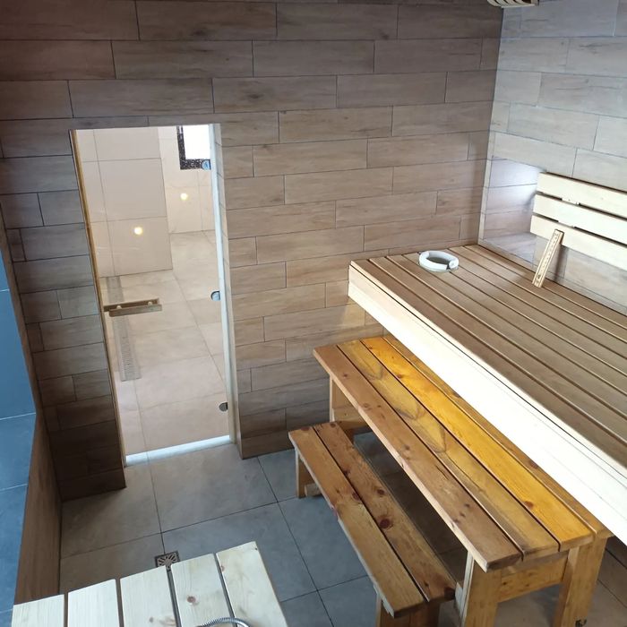 Баня с уличным горячим бассейном