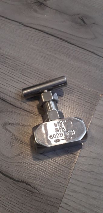 Иглен кран неръждаем