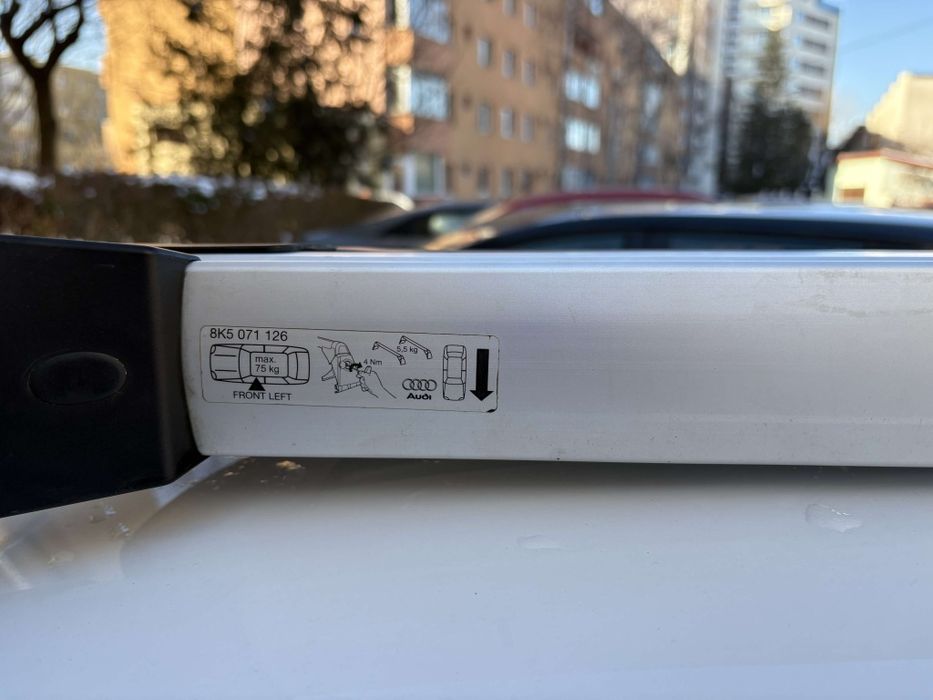 Vând suporți auto pentru schiuri