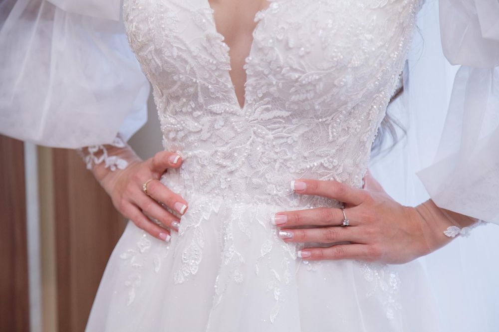 Rochie mireasă, purtată o dată